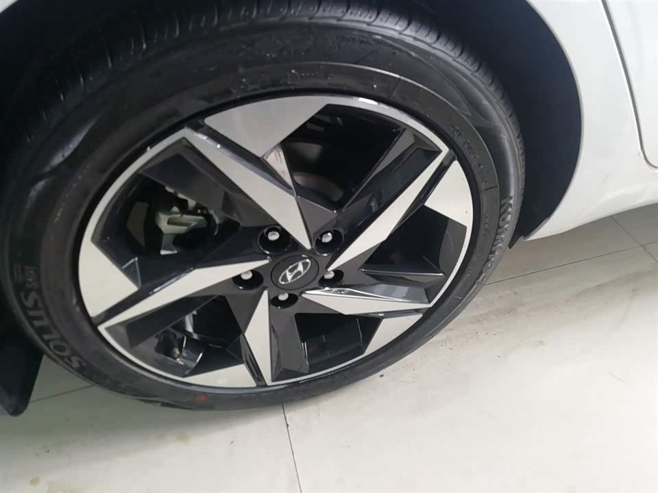 Hyundai Elantra Hyundai Elantra