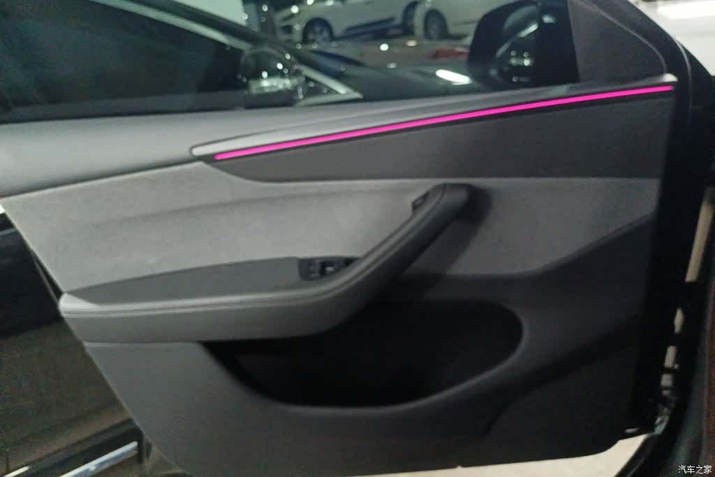 Tesla Model Y, 2026 7