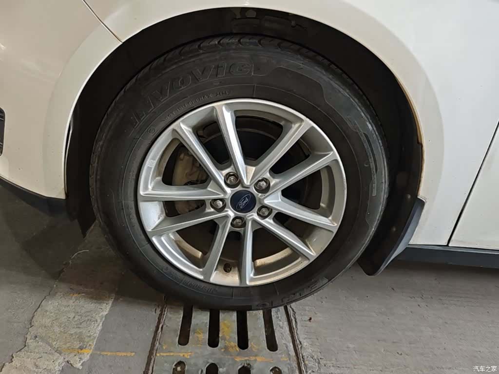 Ford Focus, 2015 23