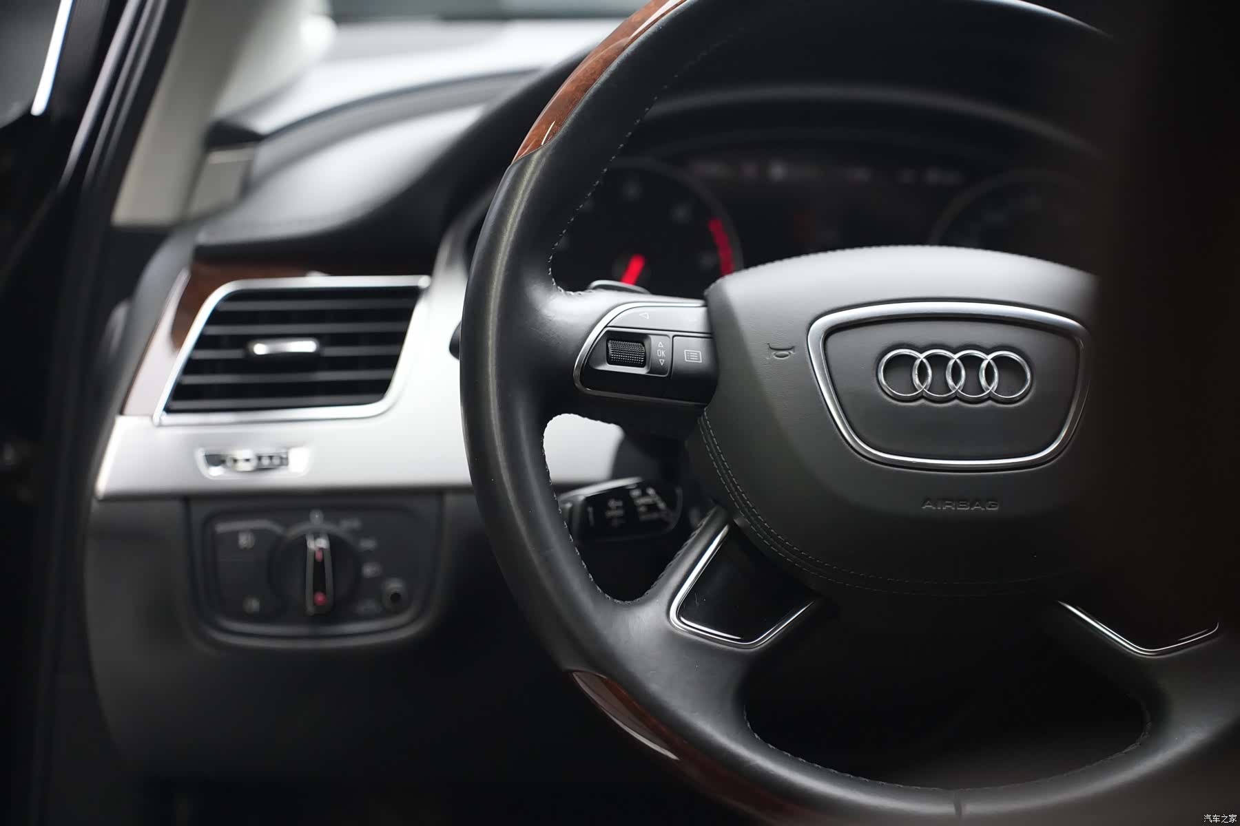 Audi A8L, 2013 21