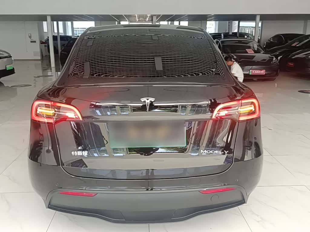 Tesla Model Y, 2023 6