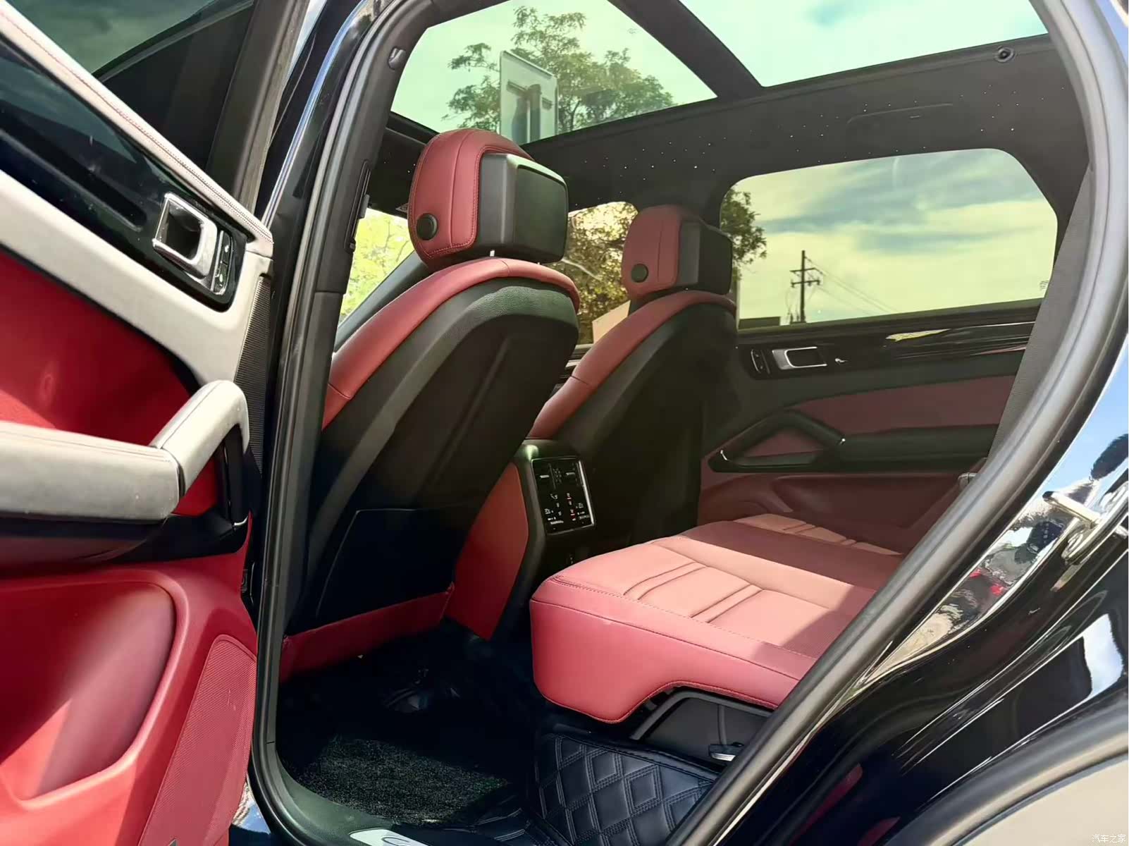Porsche Cayenne, 2018 все фото
