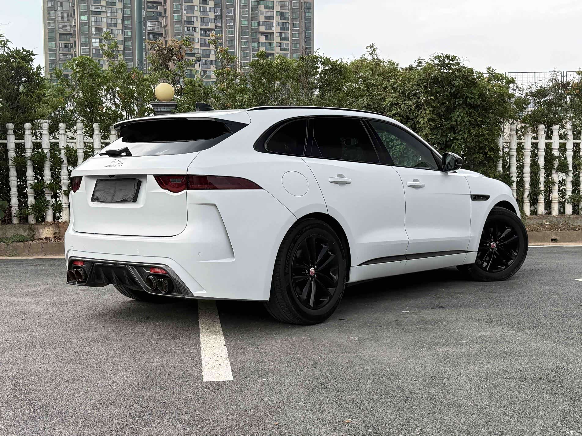 Jaguar F-PACE, 2021 все фото