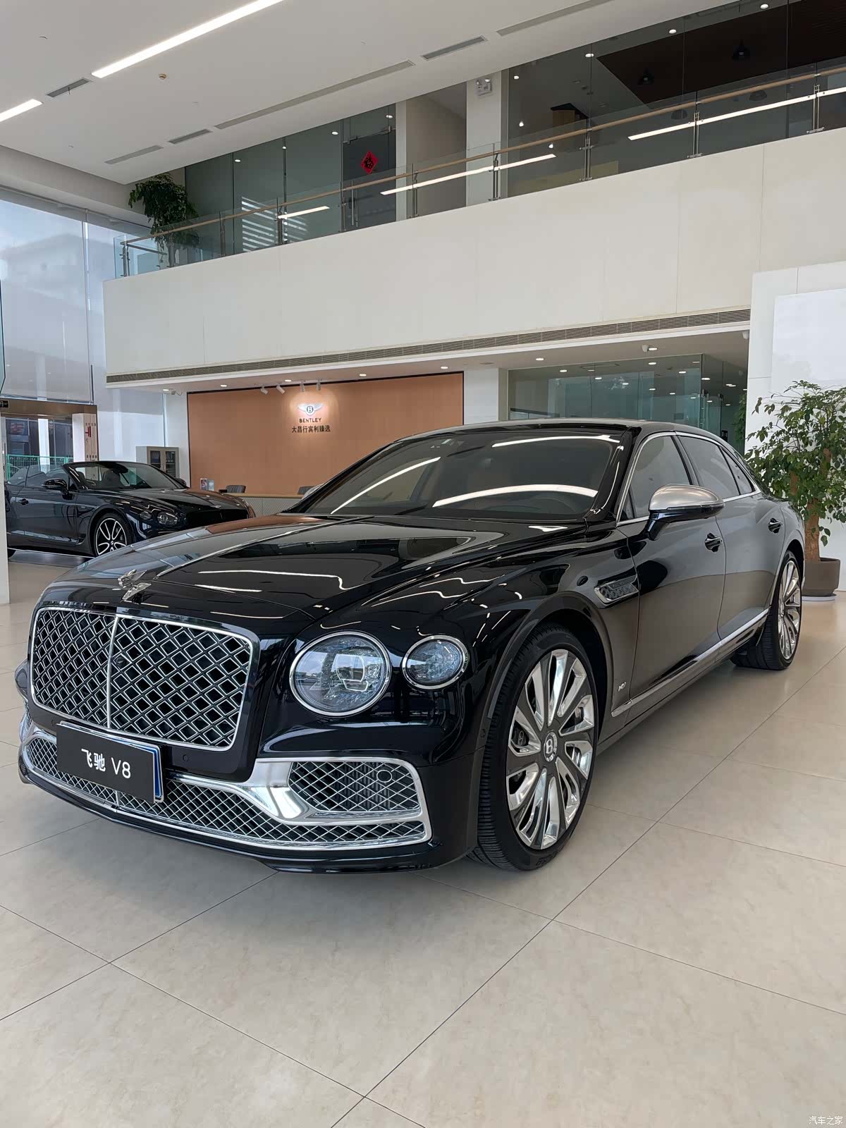 Bentley Flying Spur, 2022 1