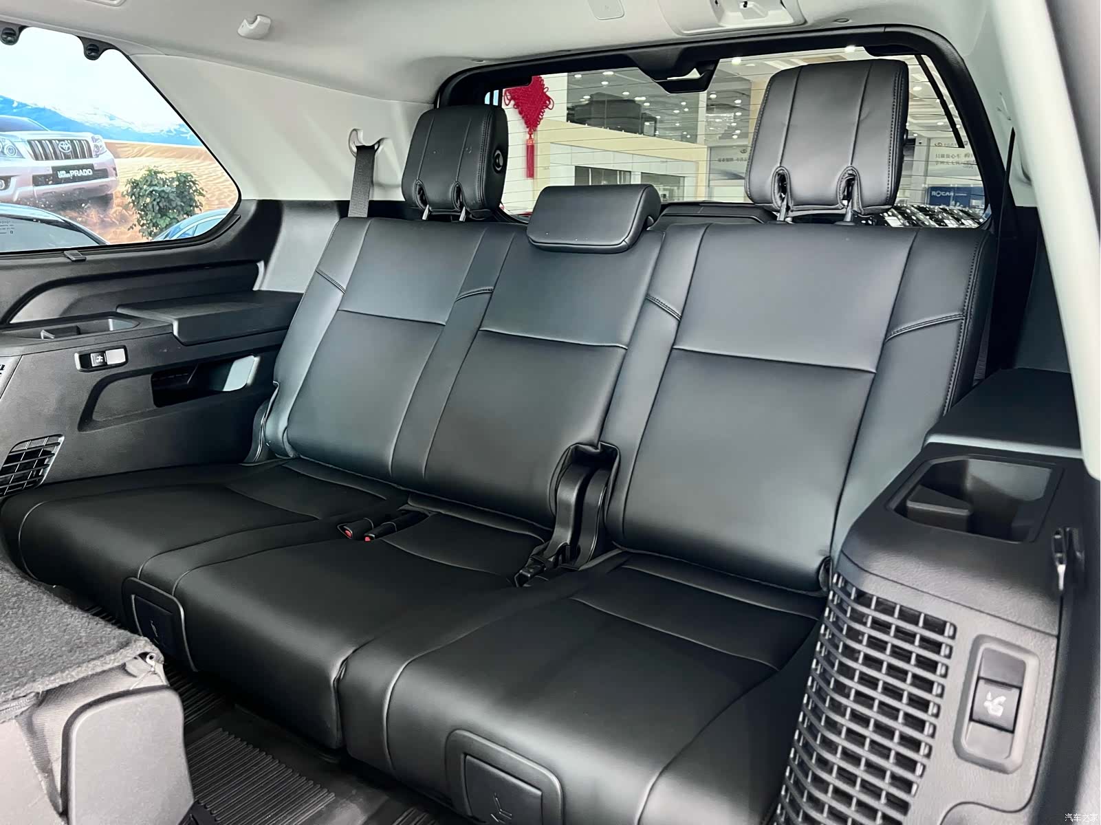 Toyota Sequoia, 2023 11