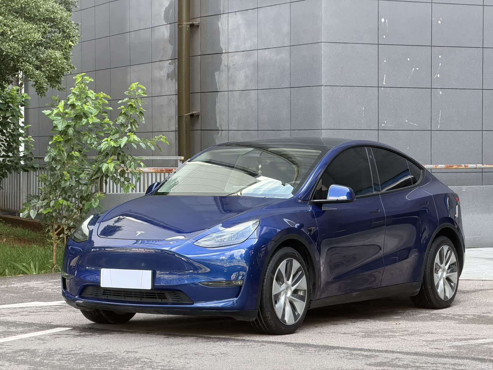 Tesla Model Y, 2021 1