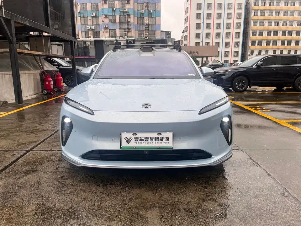 NIO ET5