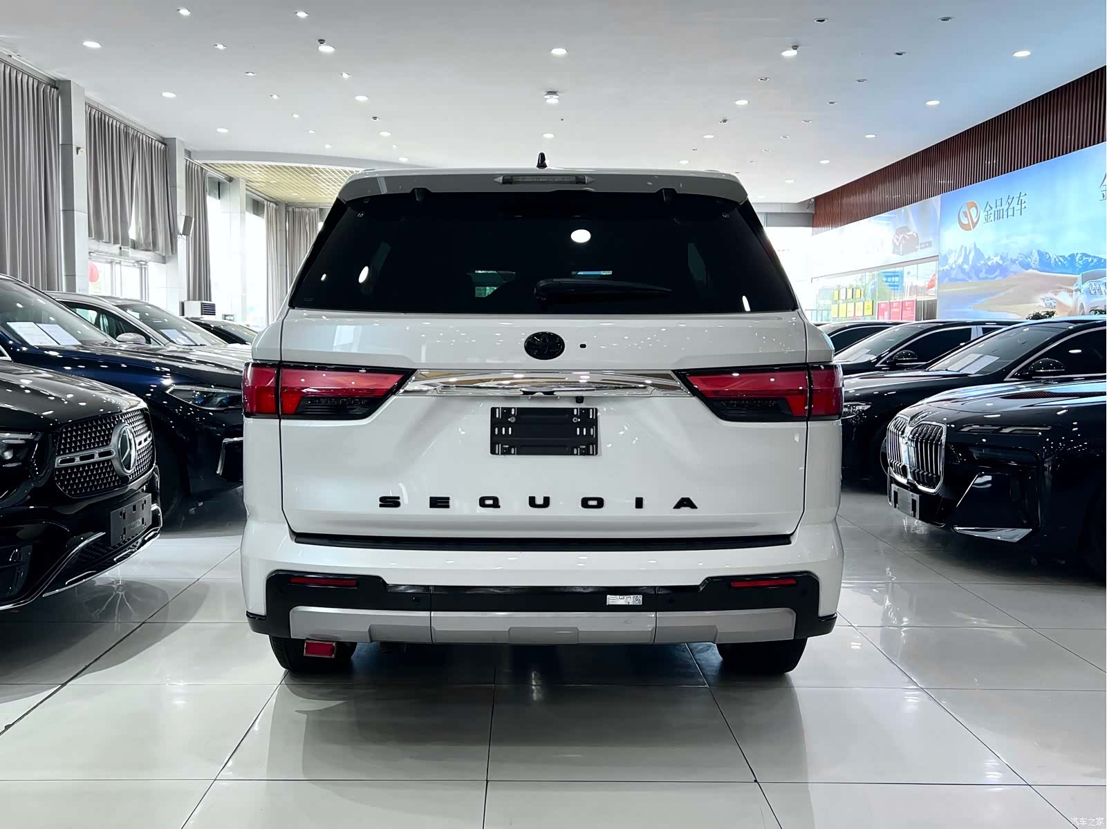 Toyota Sequoia, 2023 все фото