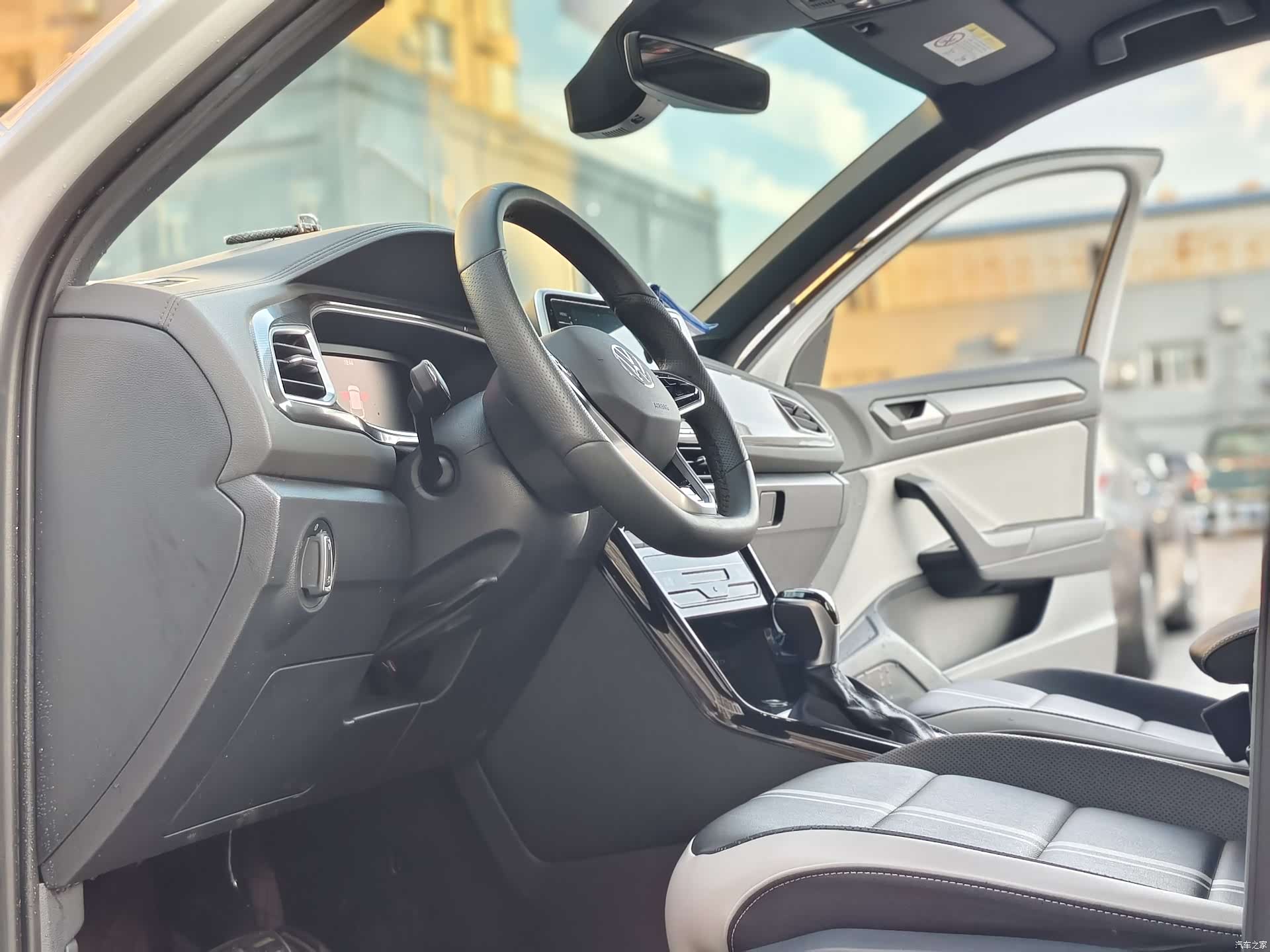 Volkswagen T-ROC, 2024 8
