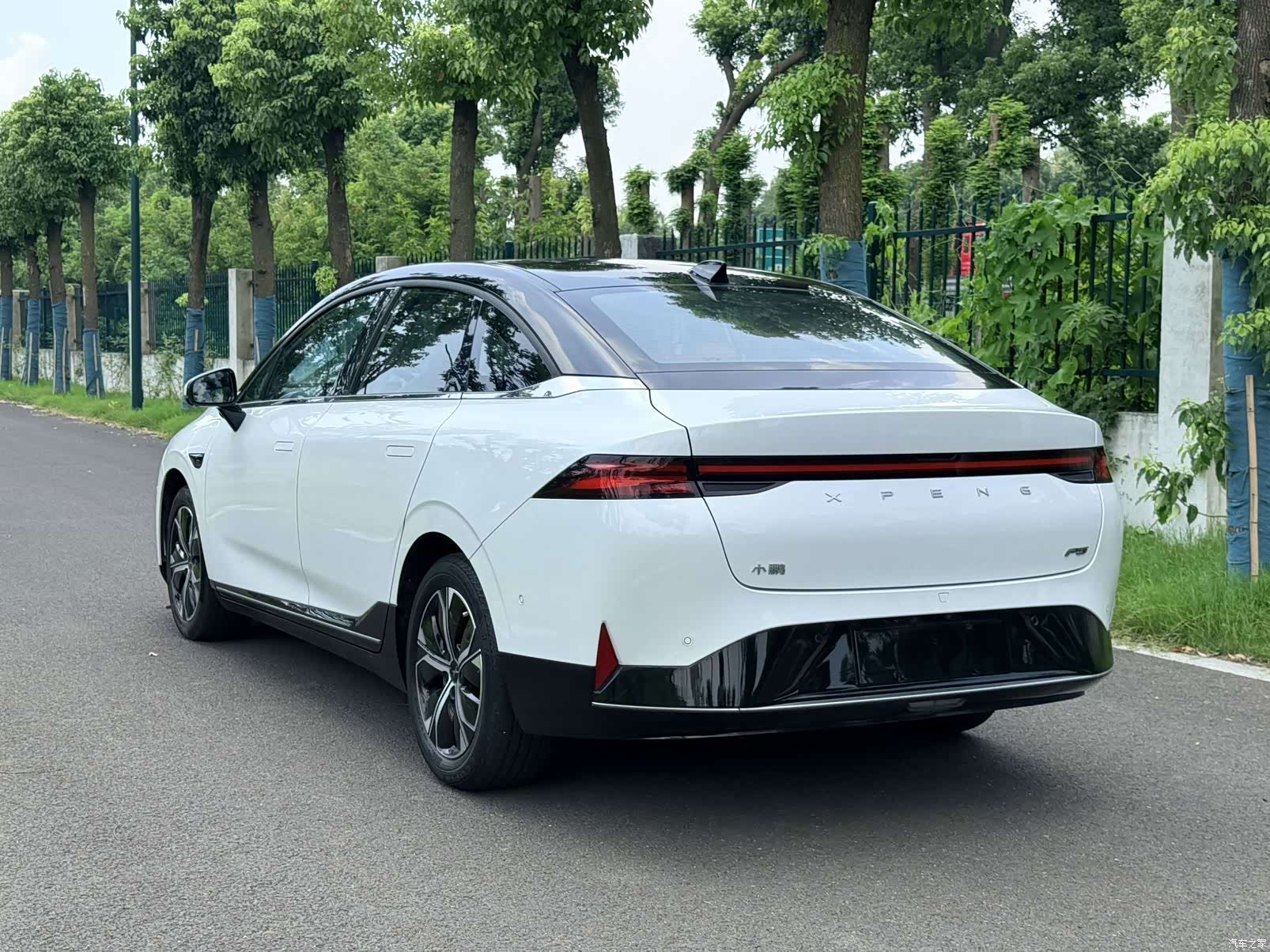 Xpeng P5, 2022 4