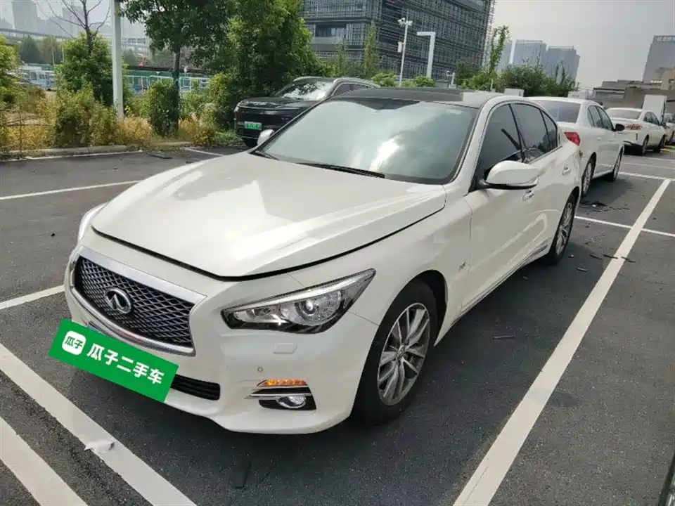 Infiniti Q50L