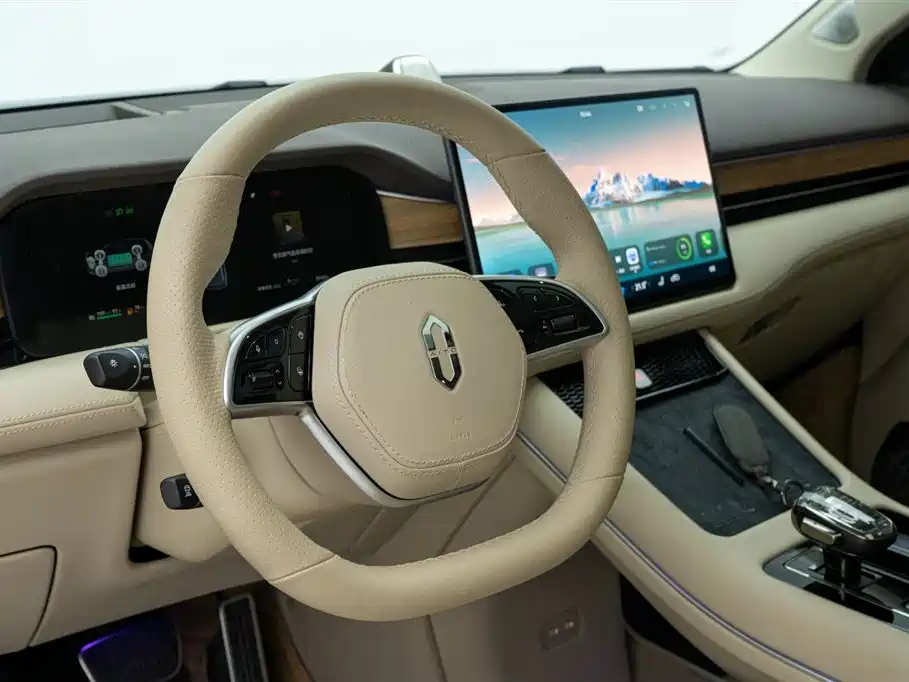 AITO Ask the world M7