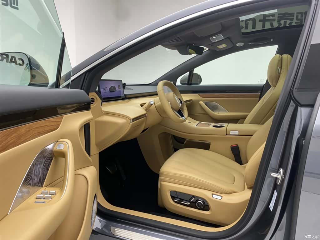 Luxeed R7, 2025 17