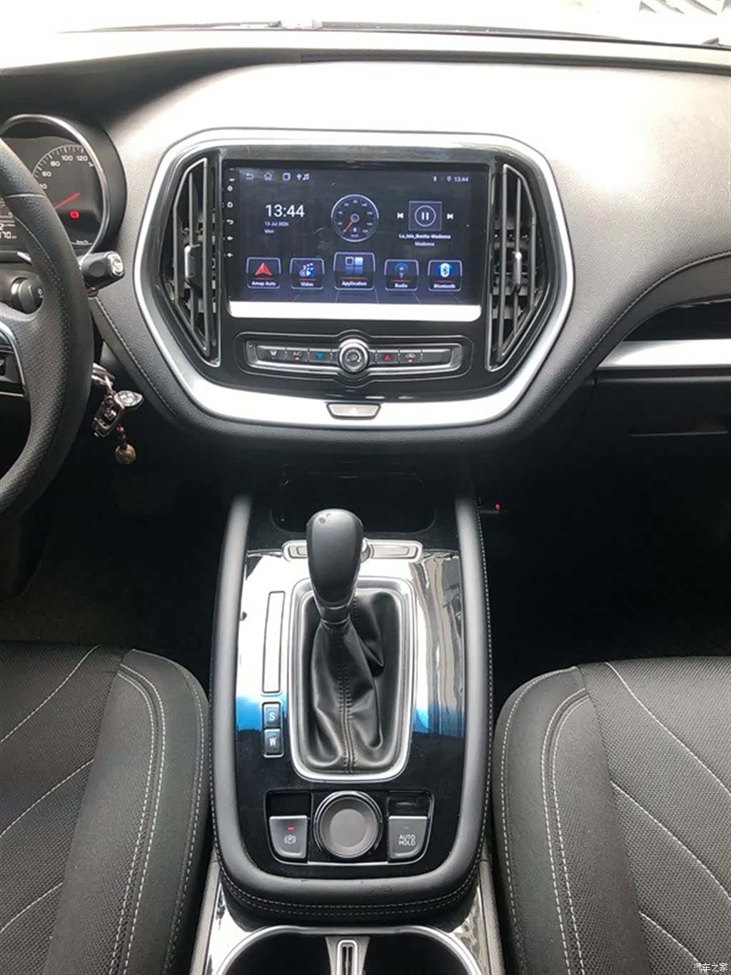 Jetour X70, 2018 11
