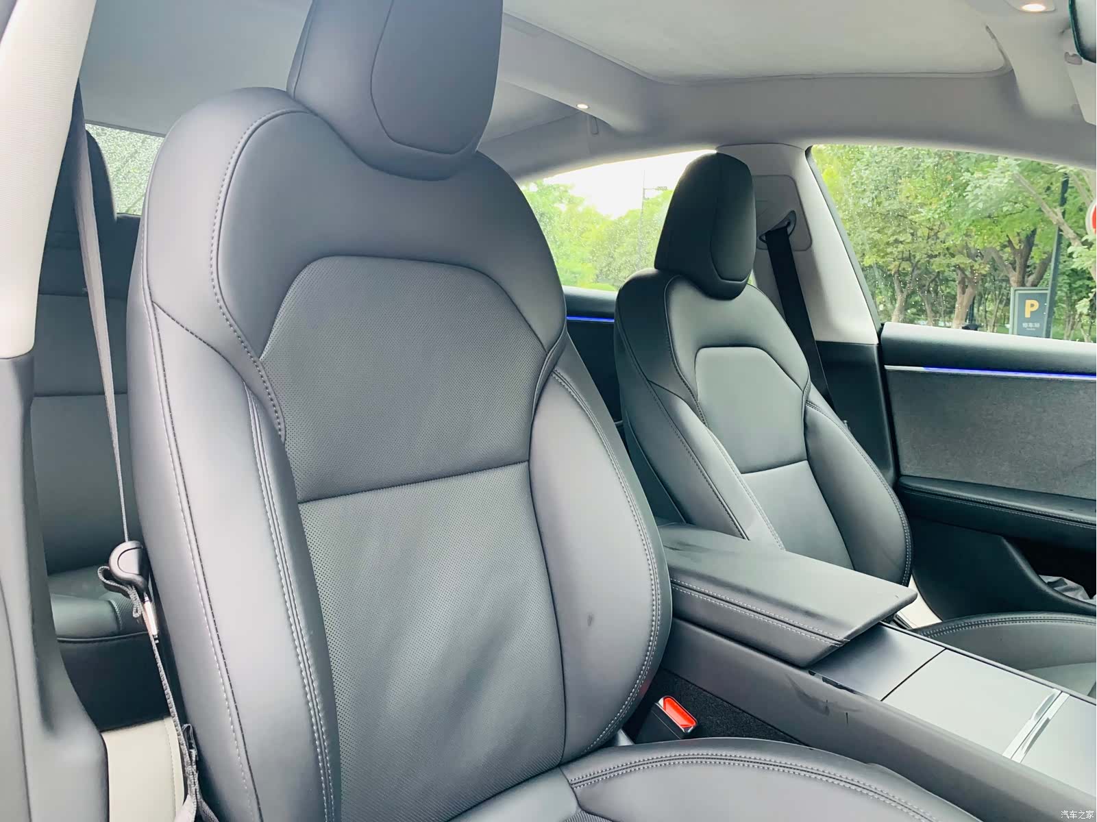 Tesla Model 3, 2024 17