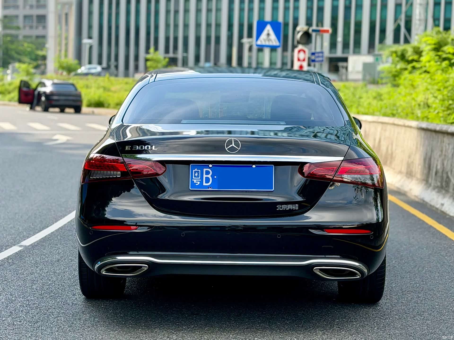 Mercedes-Benz E-Class, 2022 13