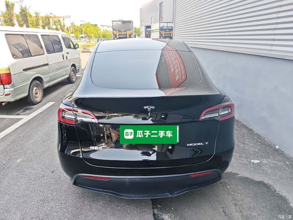 Tesla Model Y, 2023 6