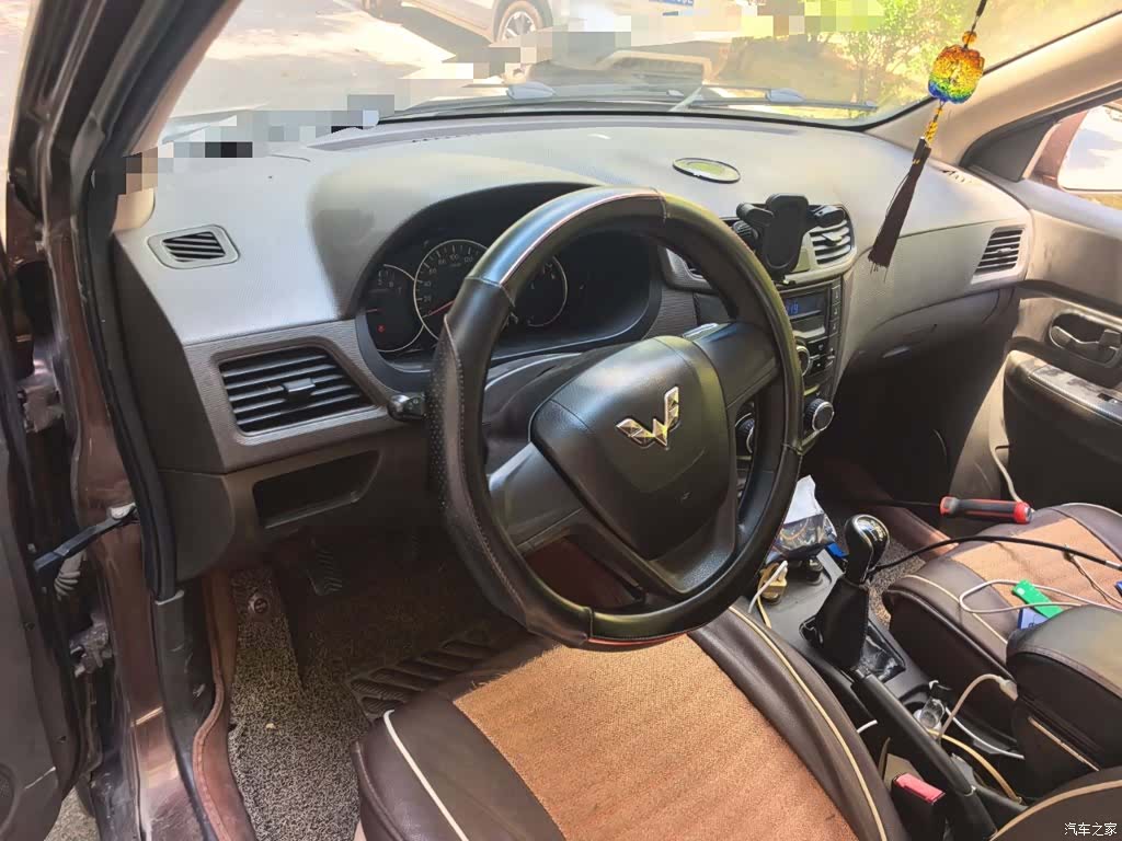 Wuling Hongguang, 2016 все фото