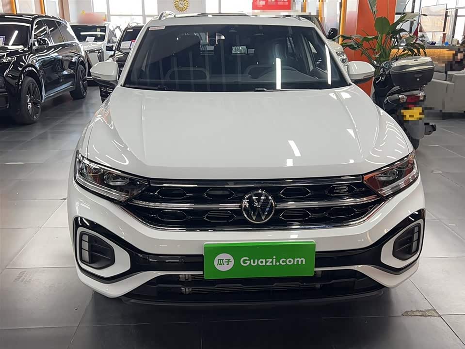 Volkswagen T-ROC exploring Songs