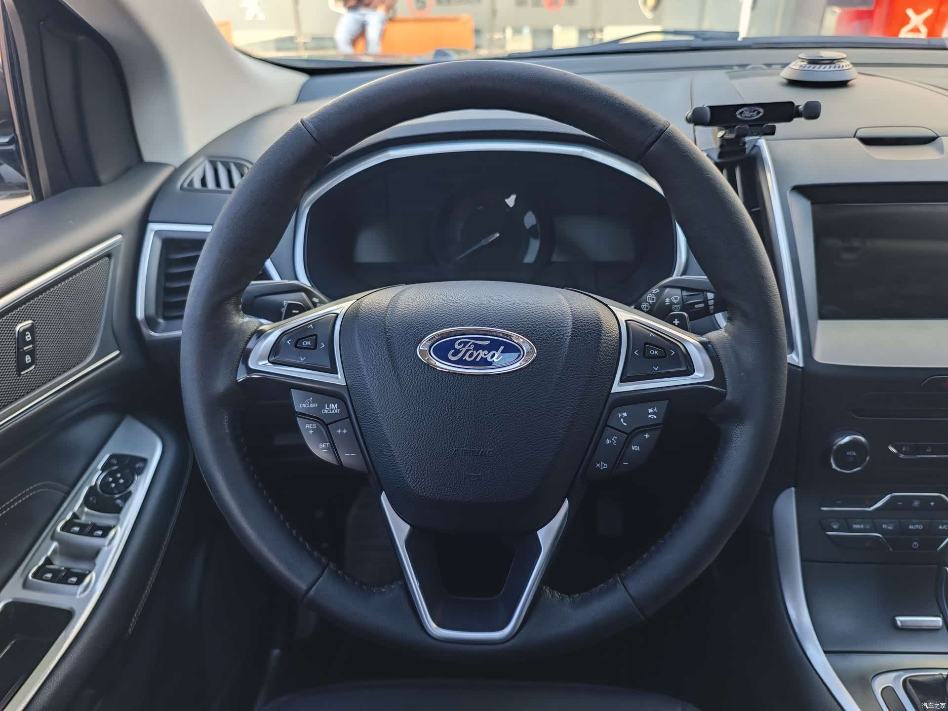 Ford Edge, 2016 17