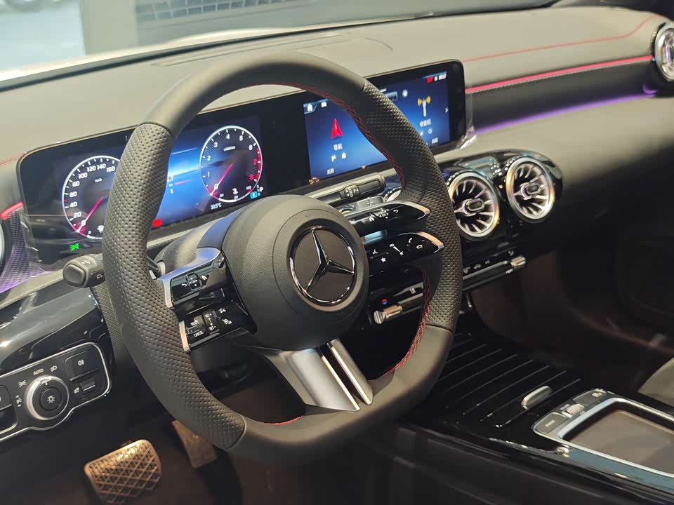 Mercedes-Benz Class A Mercedes-Benz Class A