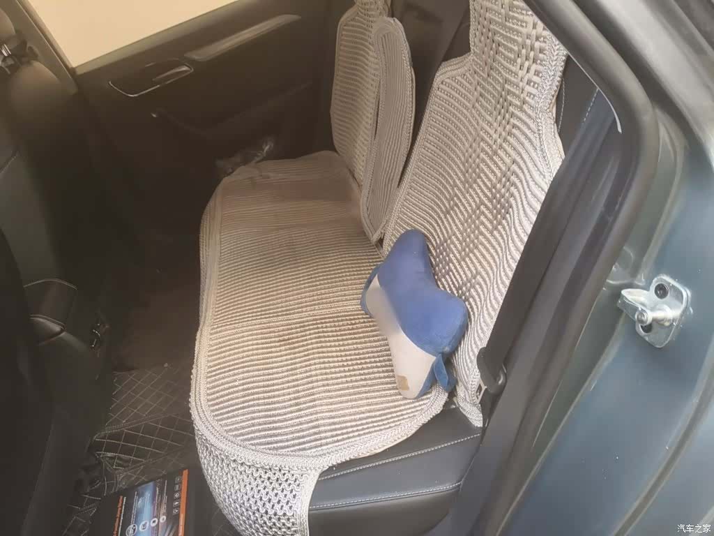 Roewe i6, 2017 15