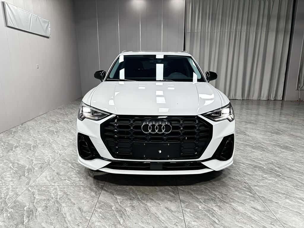 Audi Q3, 2022 2