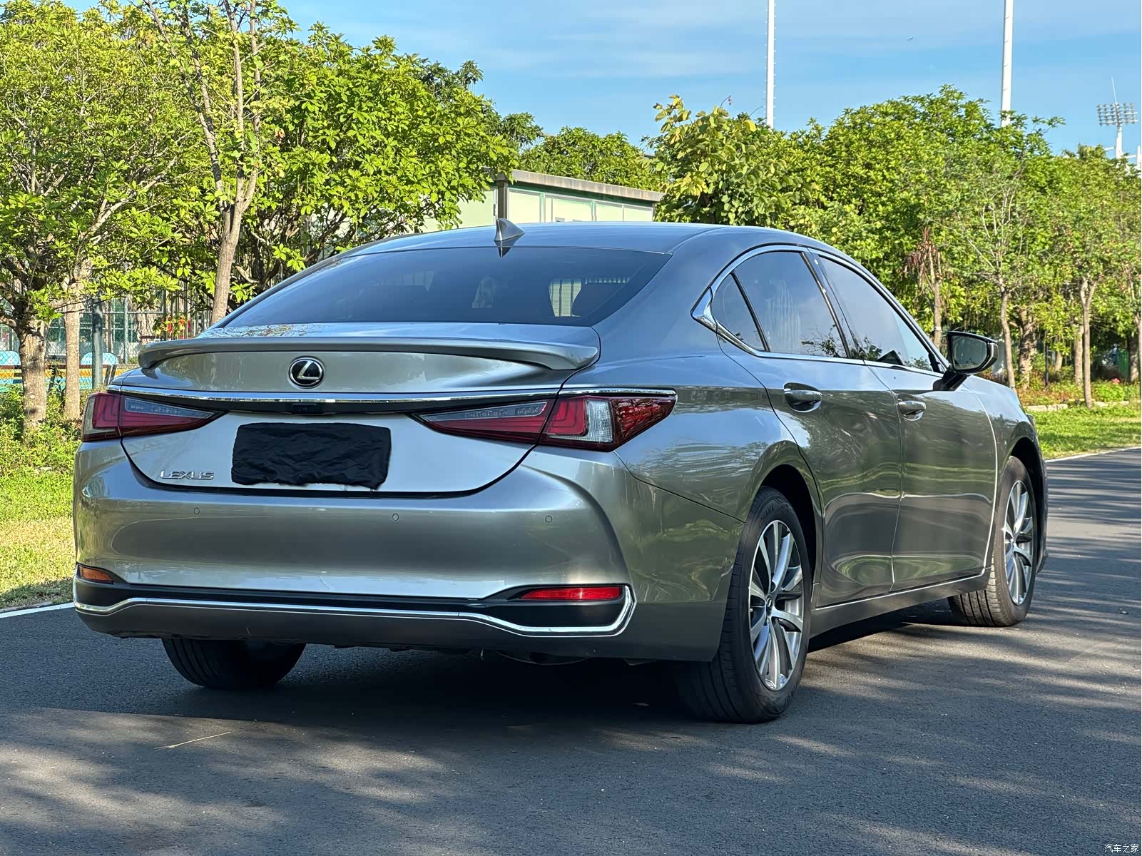 Lexus ES, 2020 все фото