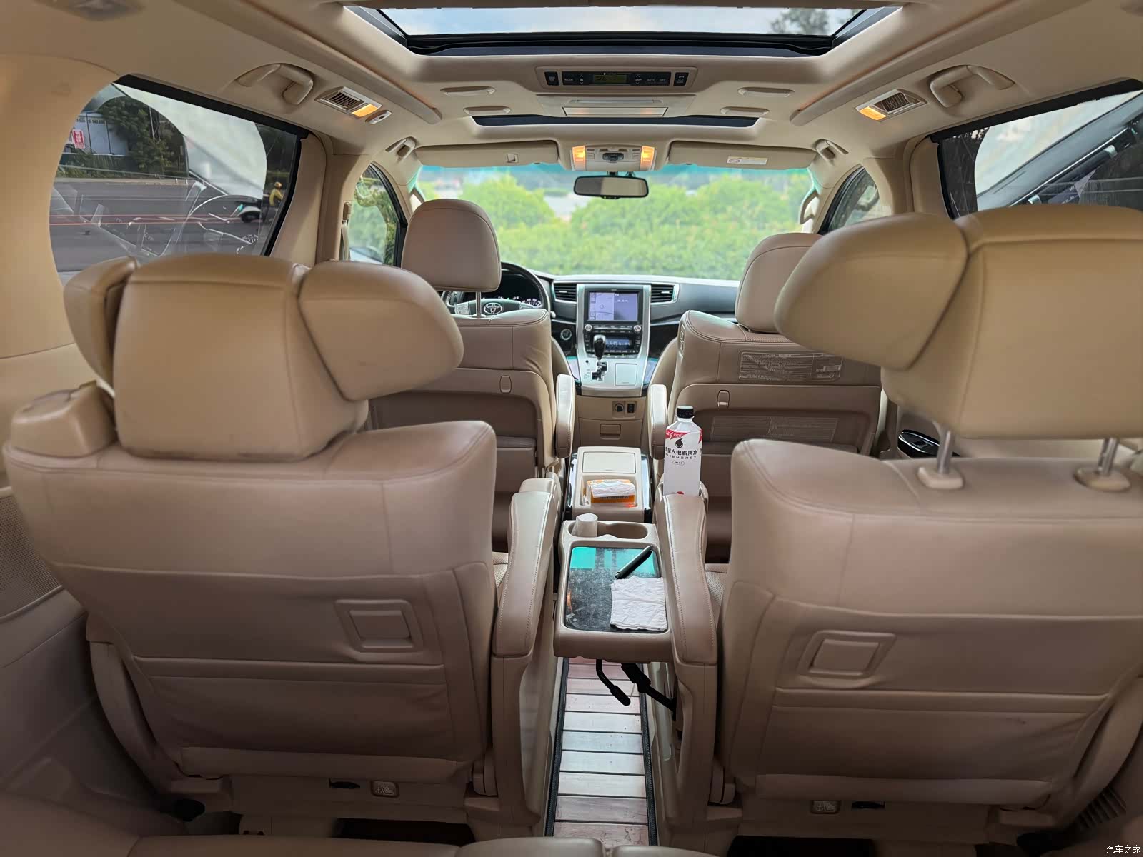 Toyota Alphard, 2014 11