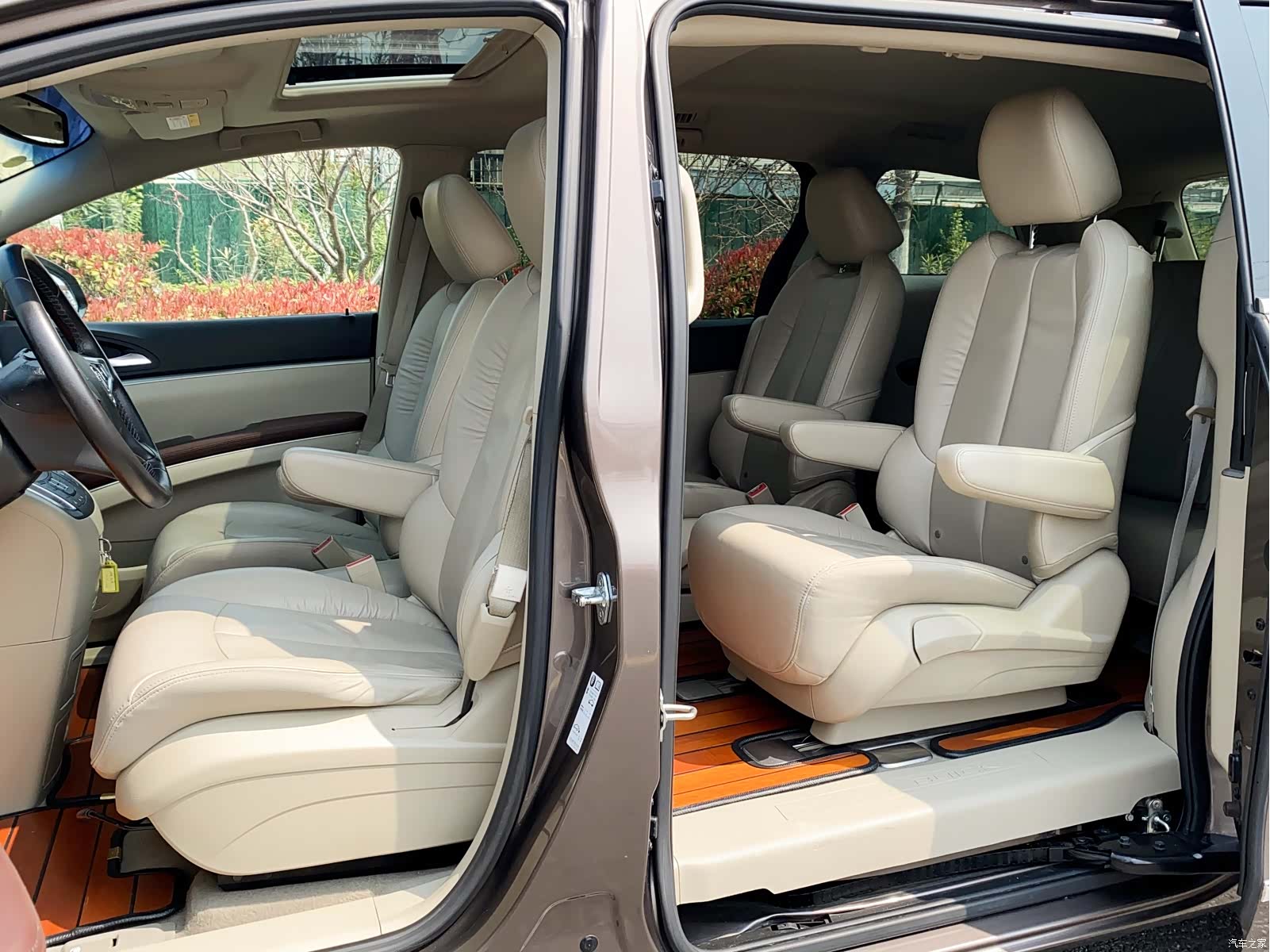 Buick GL8, 2019 18