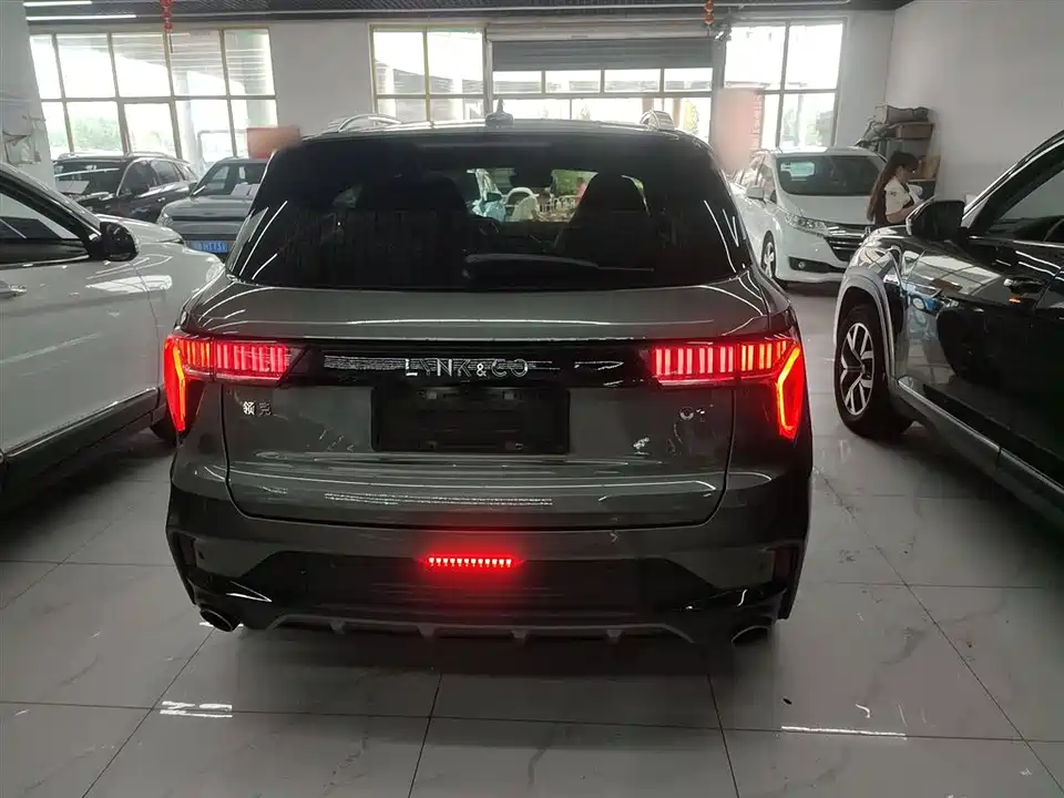 Lynk & Co 01