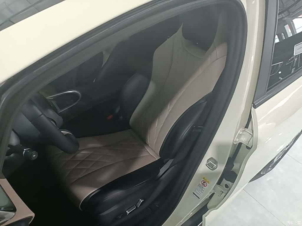 BYD Dolphin, 2022 15