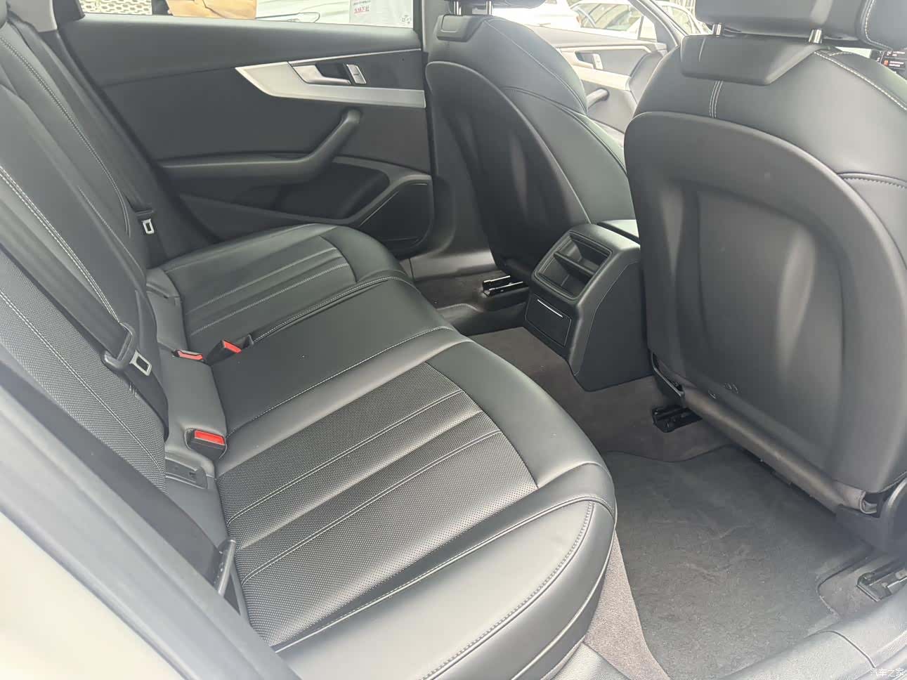 Audi A4L, 2024 22