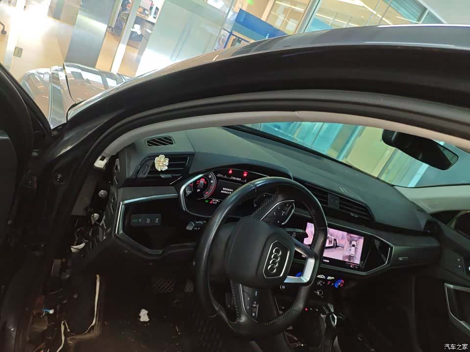 Audi Q3, 2022 3