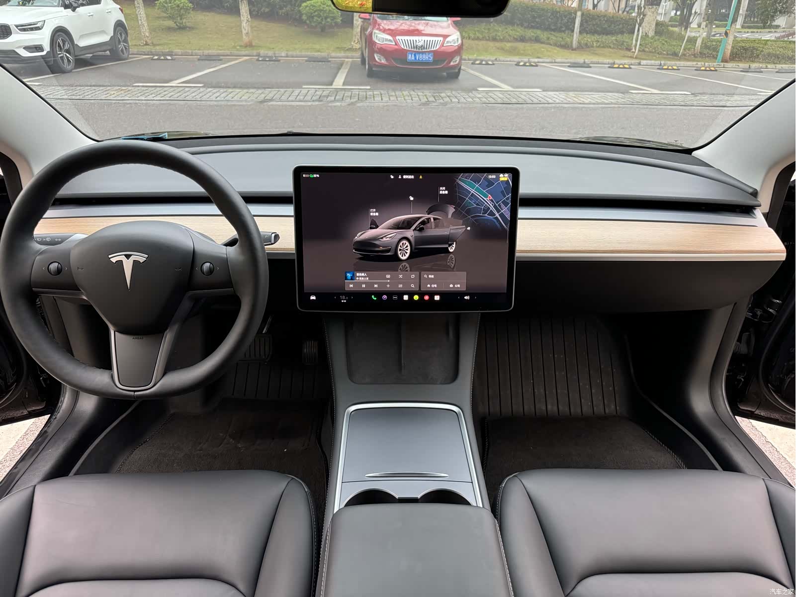 Tesla Model 3, 2023 13