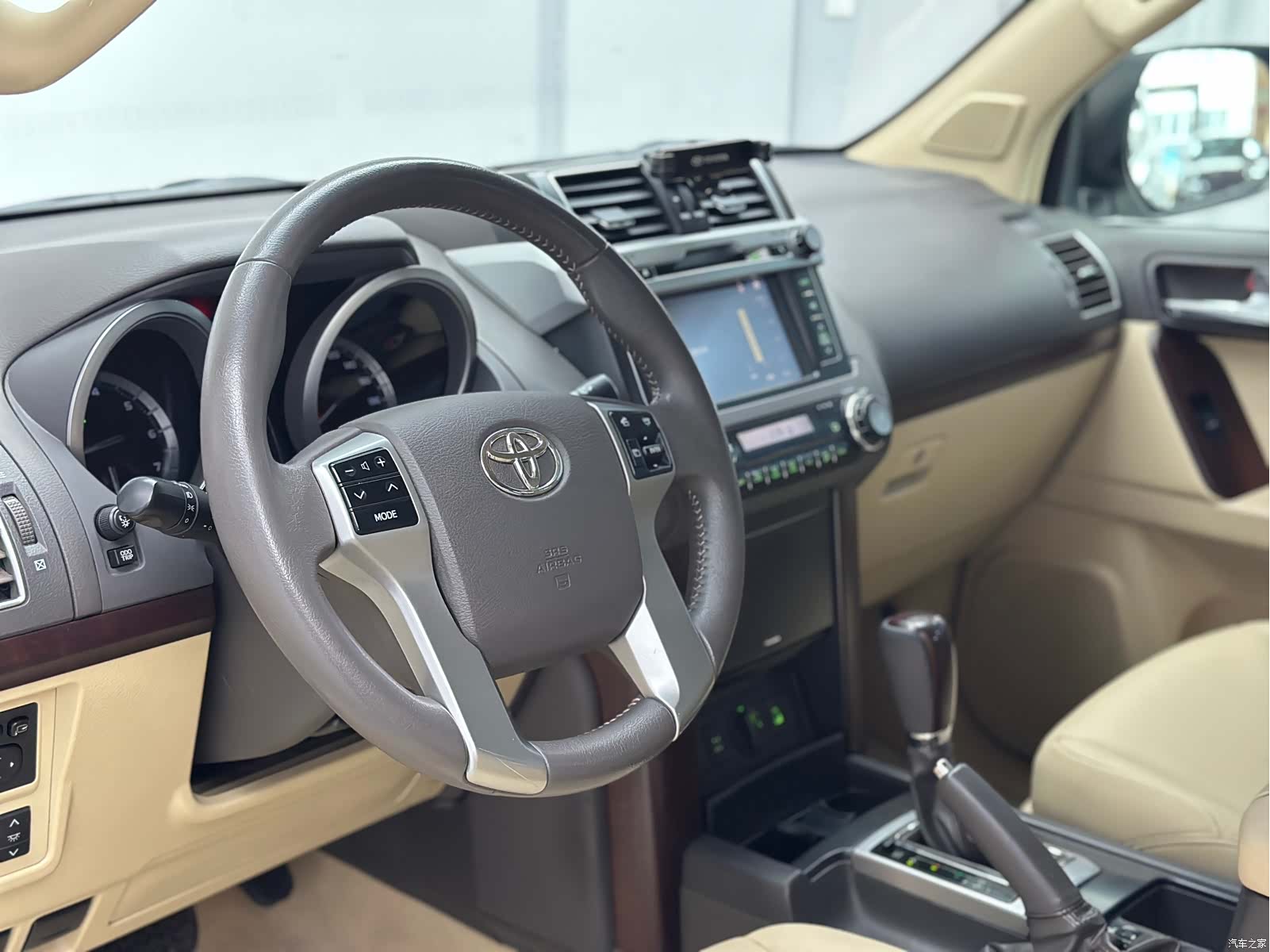 Toyota Prado, 2015 16