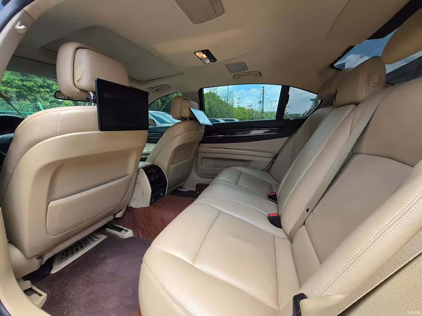 BMW 7 Series, 2011 4