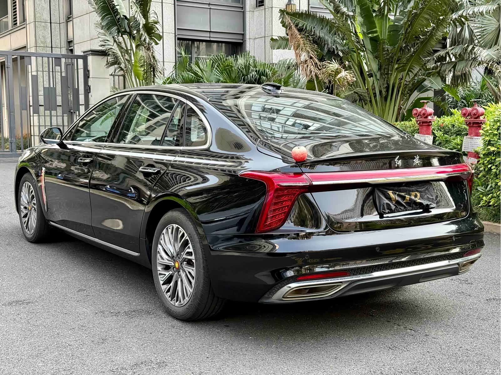 Hongqi H5, 2022 7