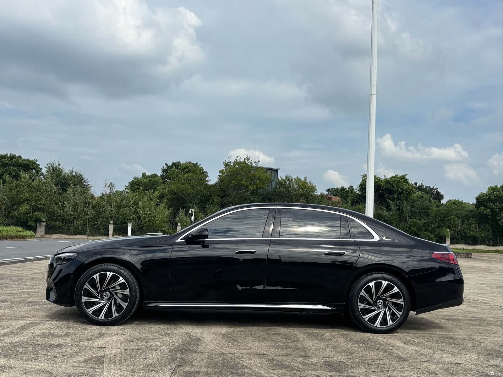 Mercedes-Benz E-Class, 2024 4