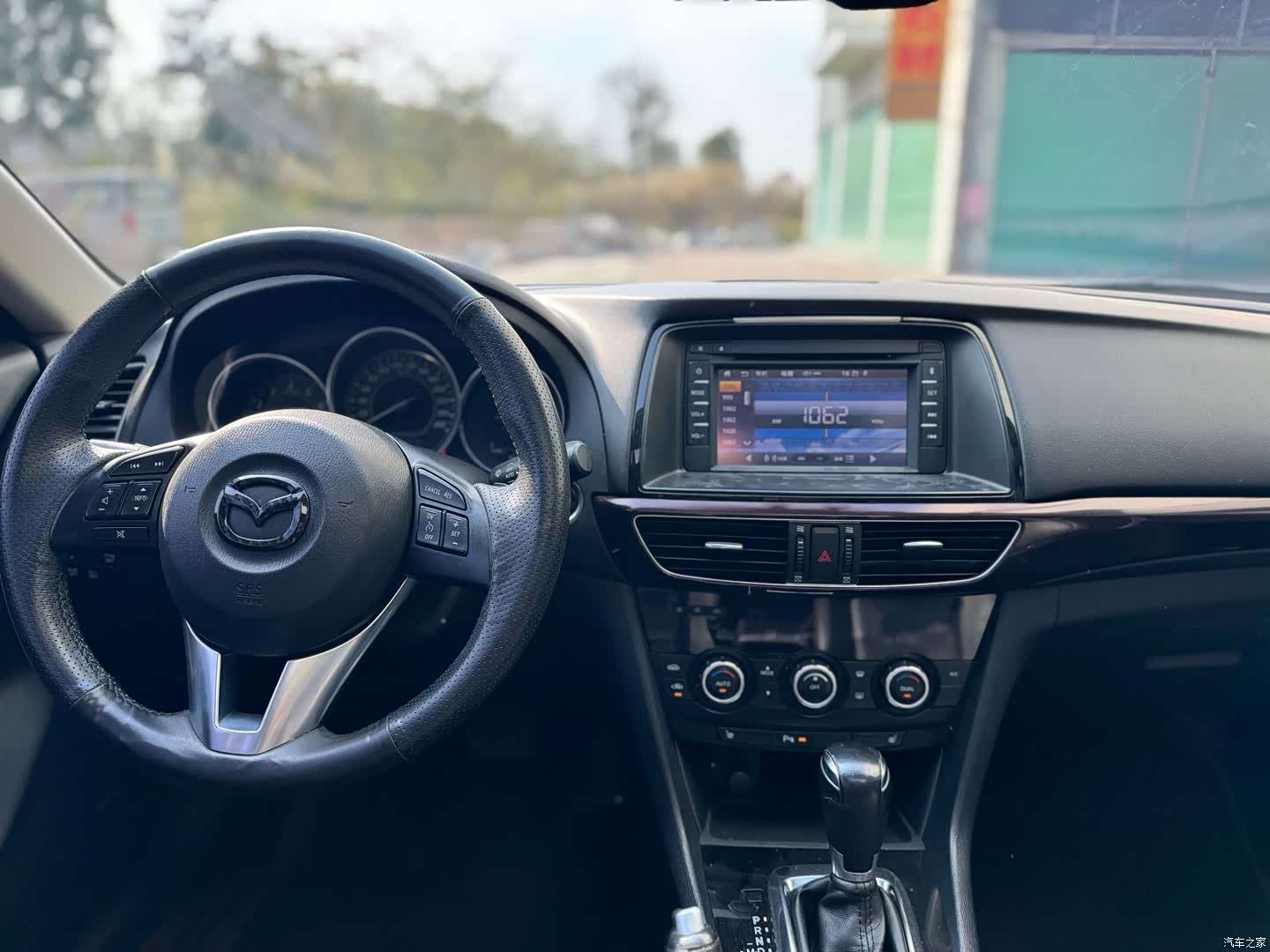 Mazda Atenza, 2015 13