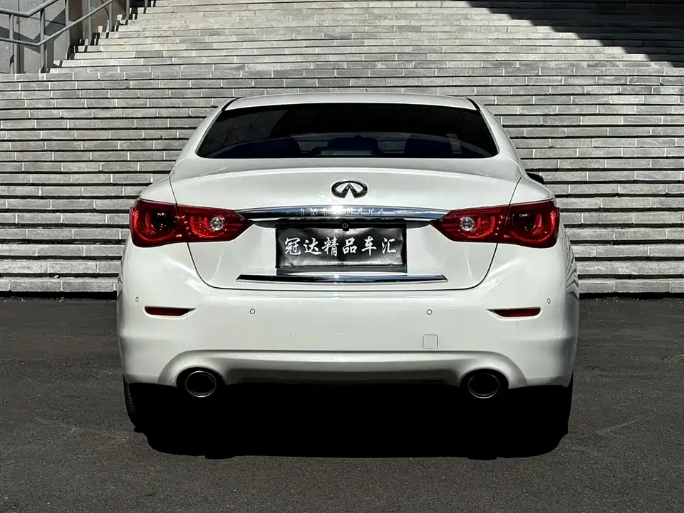 Infiniti Q50L