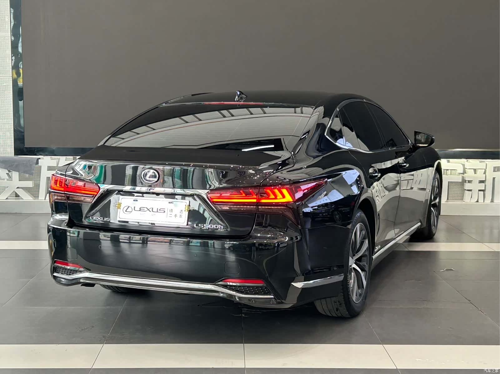 Lexus LS, 2021 4