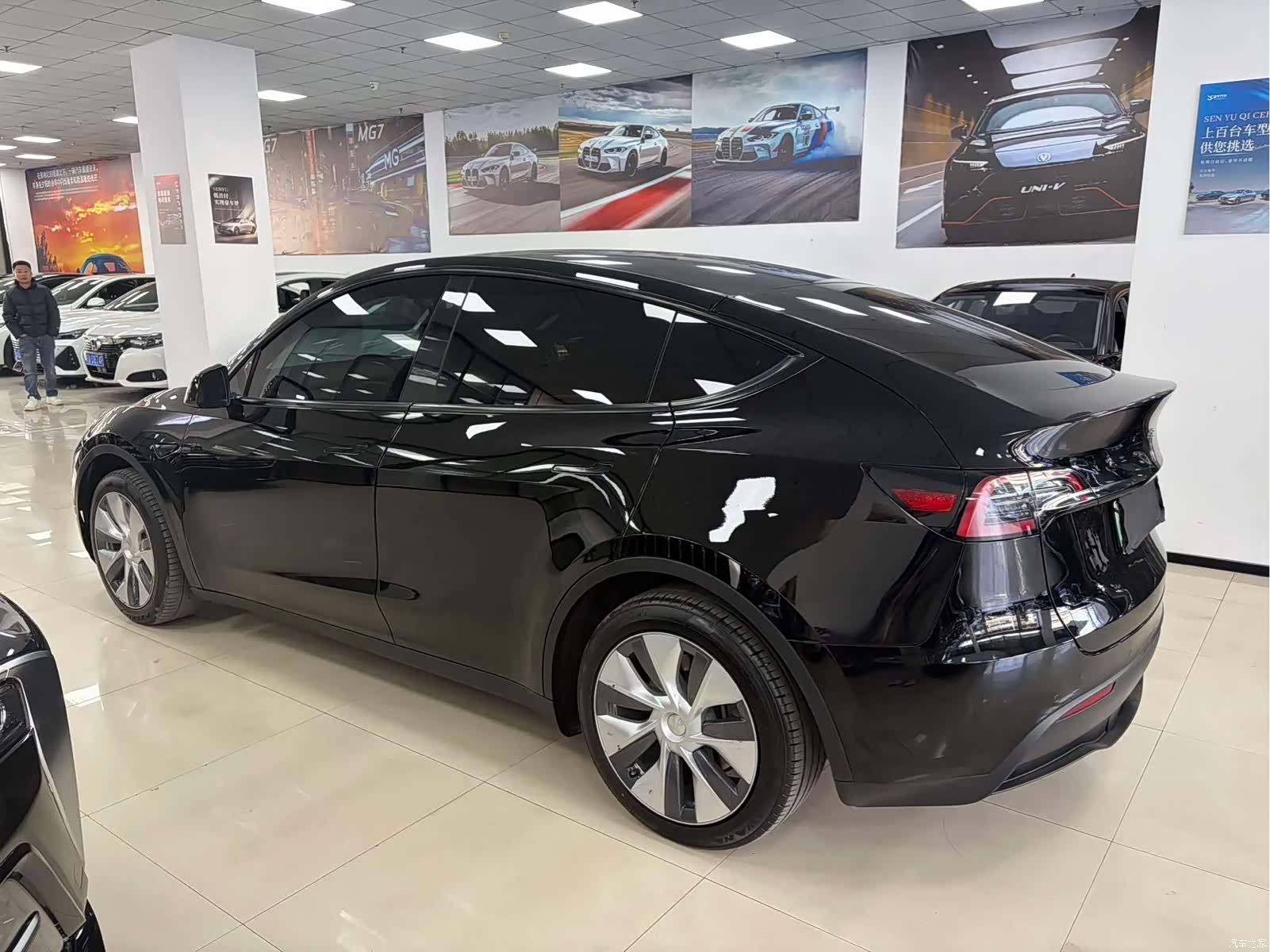 Tesla Model Y, 2023 4