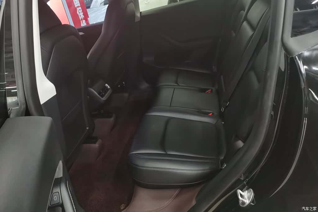 Tesla Model Y, 2023 11