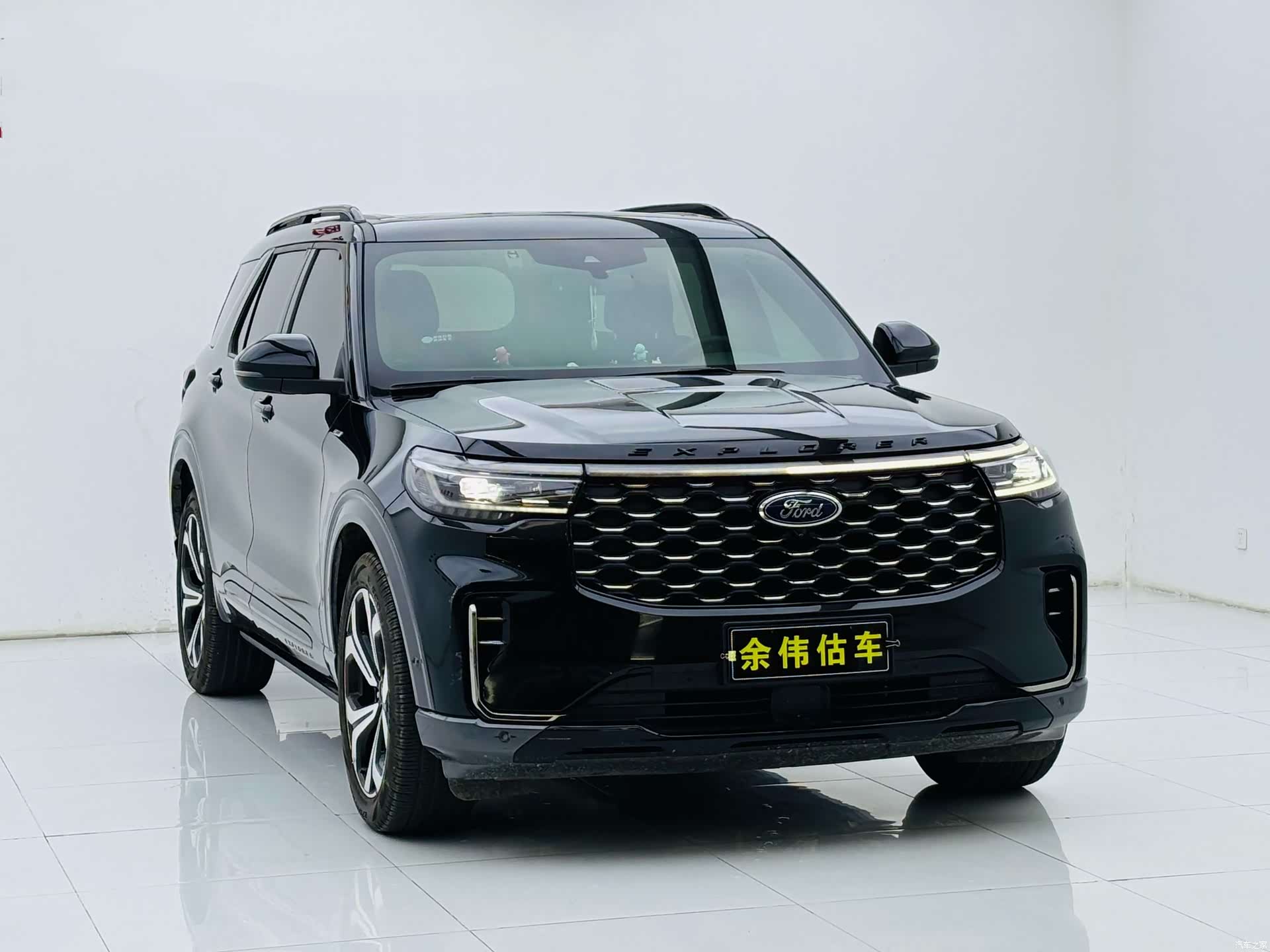 Ford Explorer, 2023 3