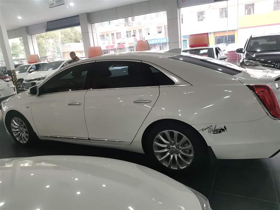 Cadillac XTS