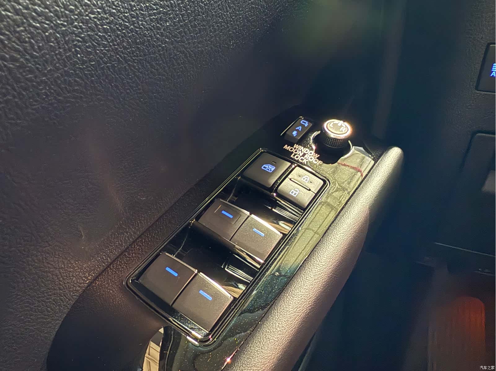 Toyota Vellfire, 2023 16