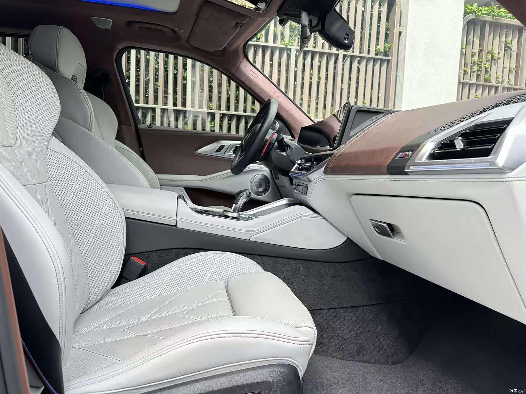 BMW XM, 2025 11