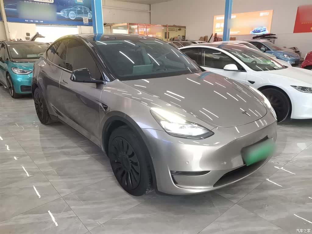 Tesla Model Y, 2024 4