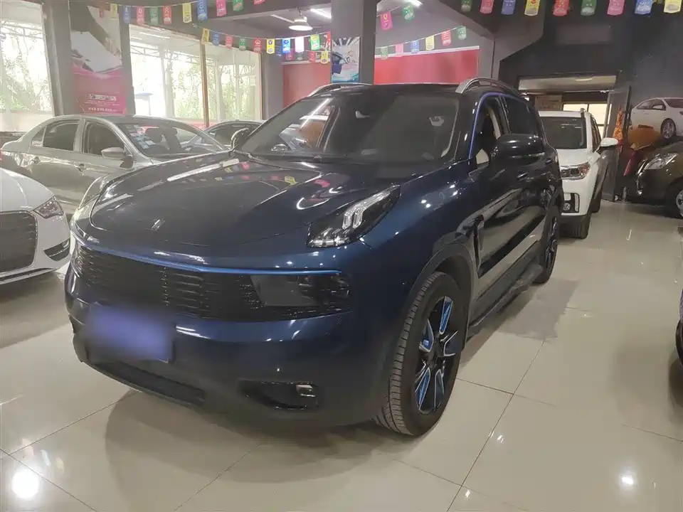 Lynk & Co 01